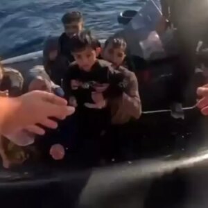 karaburunda gocmen kurtarma operasyonu Az5Sn6BJ