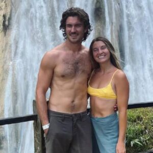 seyahat videolari ile taninan fenomen cift hayatini kaybetti cq2sWmKh