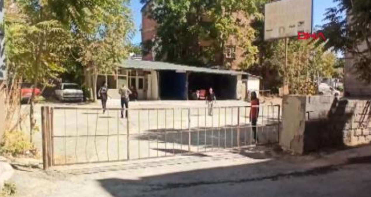 otoparka pompali tufekli saldirdilar bOSyOWtY