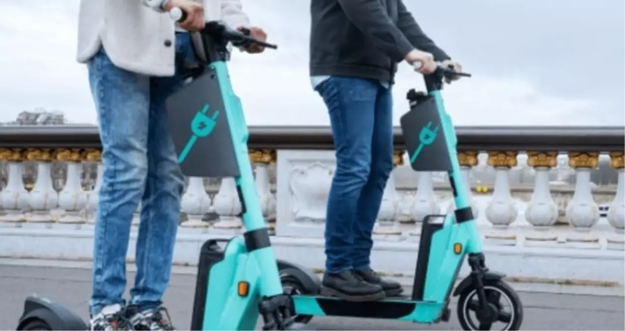 elektrikli scooter kurallari nedir kimler kullanabilir 2025 elektrikli scooter icin ehliyet hiz guvenlik kurallari VH8Y6EI5.jpg