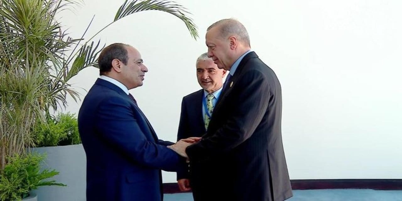 erdogan misirda sisi karsiladi I9XUJuel.jpg