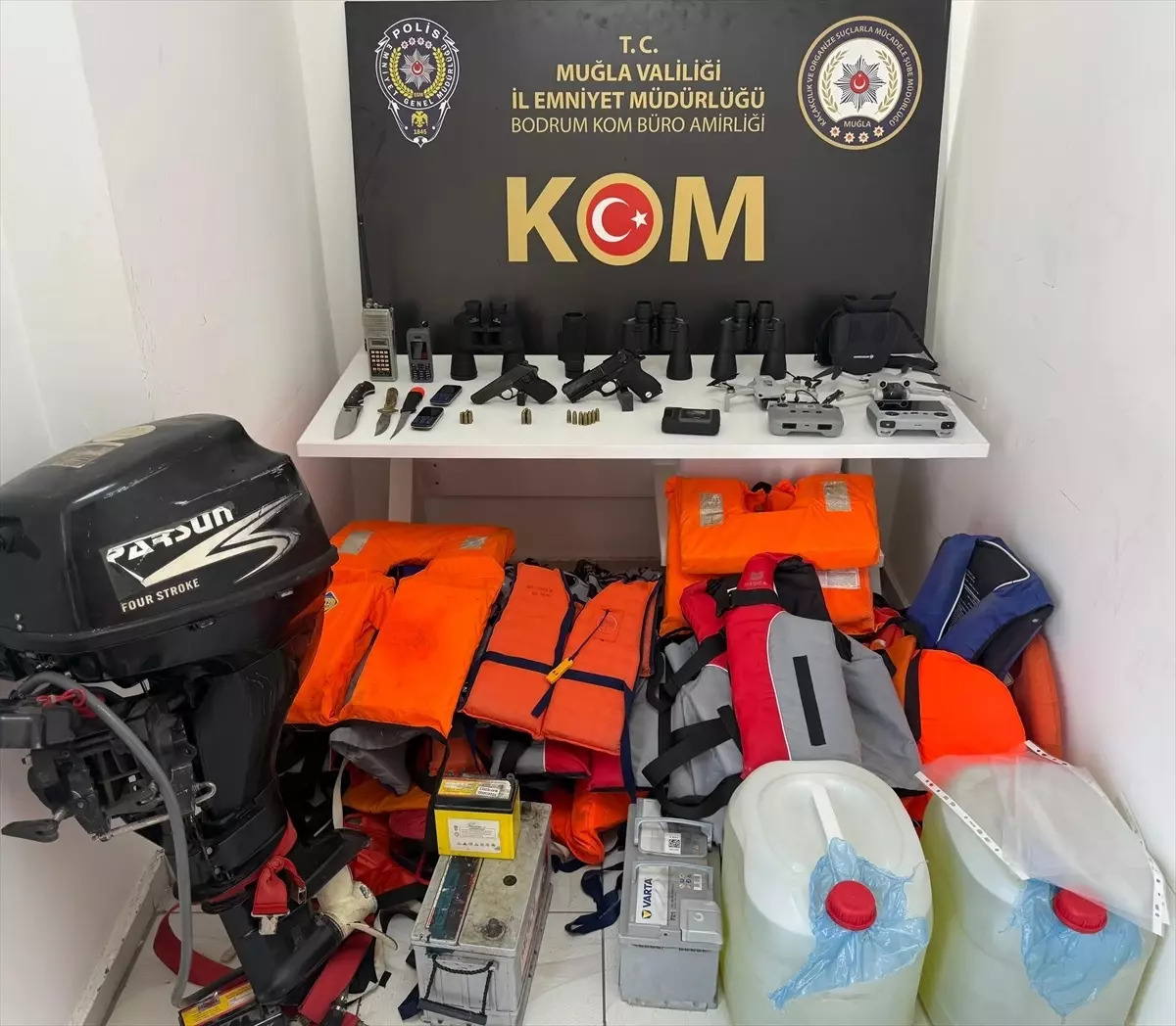 muglada gocmen kacakciligi operasyonu 13 tutuklama 3I6h53Yb.jpg