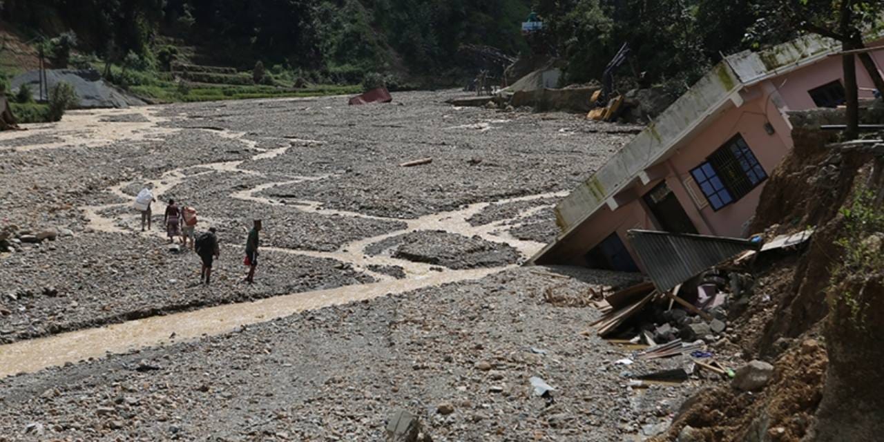 nepali sel ve heyelan vurdu 39 can kaybi N9b23SHu