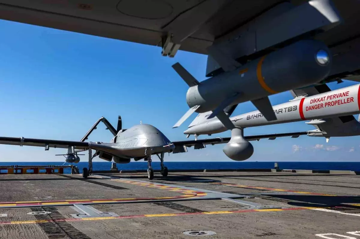 turkiyenin ilk siha gemisi tcg anadolu denizkurdu tatbikatinda hedefleri vurdu uVVeTiCQ