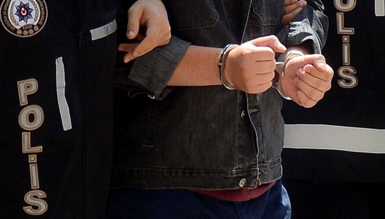 vanda uyusturucuyla yakalanan iranli tutuklandi Ps6PFQSw