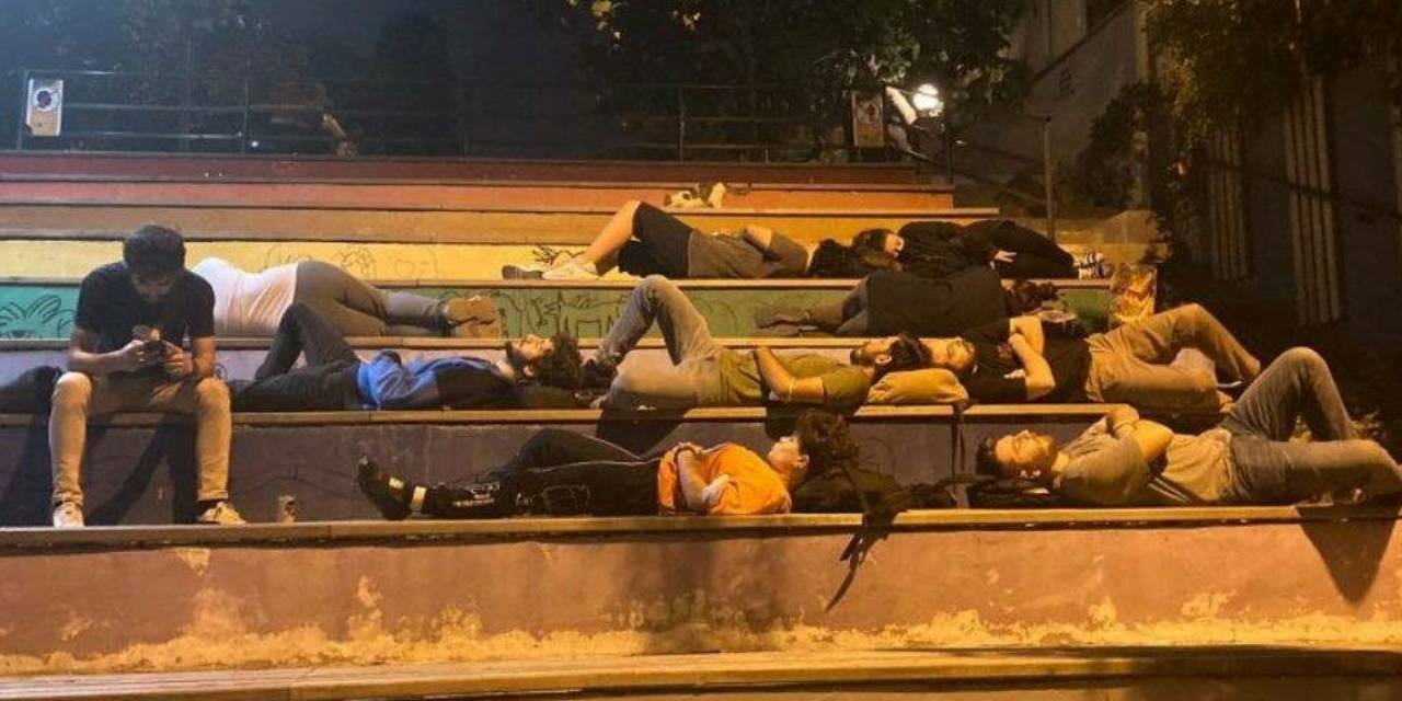 egitimde dusus issizlikte rekor turkiye gencligini kaybediyor 7gXWfDfd.jpg