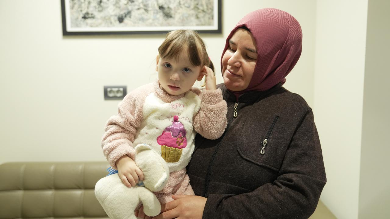 karaciger yetmezligiyle dogdu annesinin fedakarligiyla hayata tutundu uaSEixRj.jpg