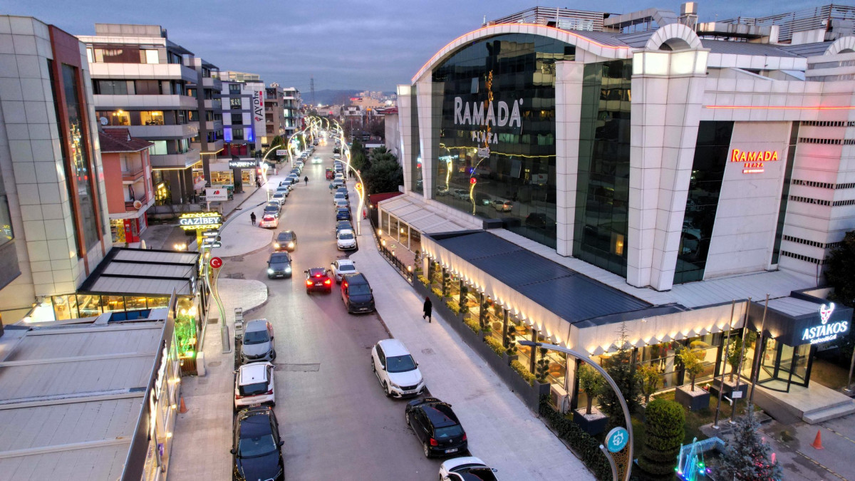 Şehit Ergün Köncü Caddesi Işıl Işıl