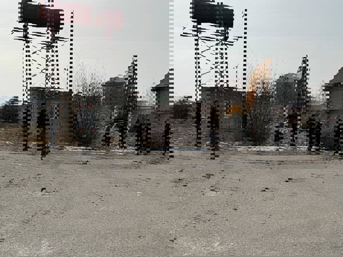 Van'da yargı süreci devam ederken dükkanlar yıkıldı