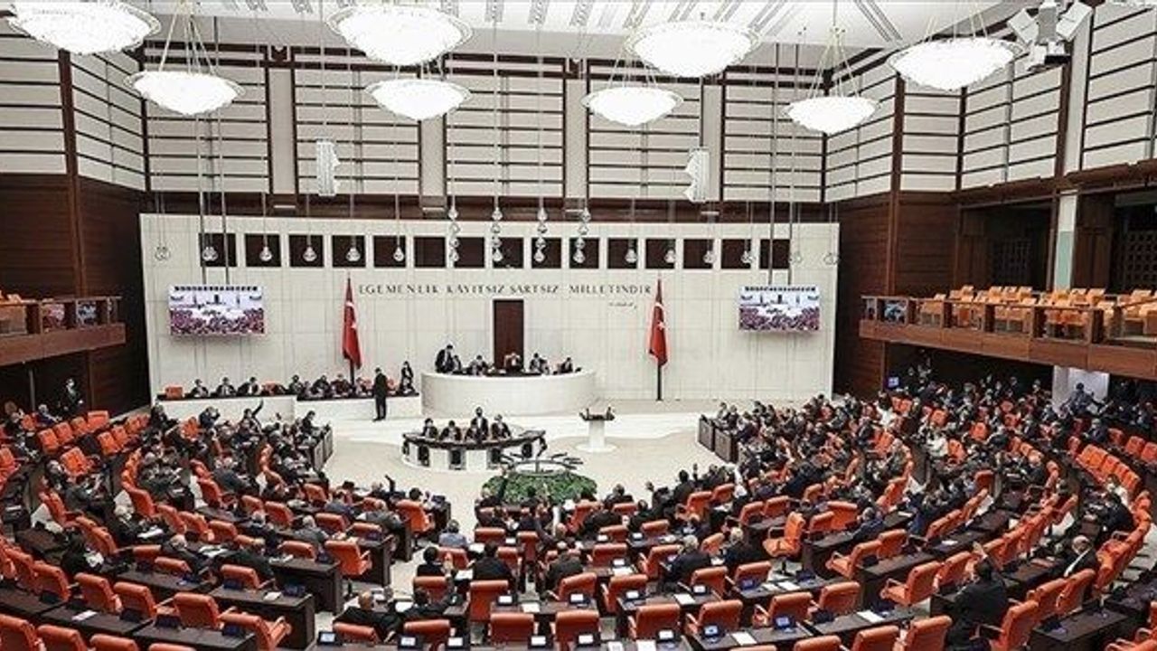 ak-parti-teklifi-hazirladi-dogum-izni-suresi-artiyor-itIFDlVw.jpg