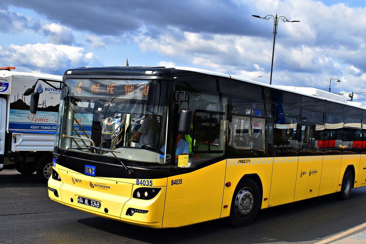 İstanbul Özel Halk Otobüsü Şoförleri Ücretsiz Binişleri Protesto Etti