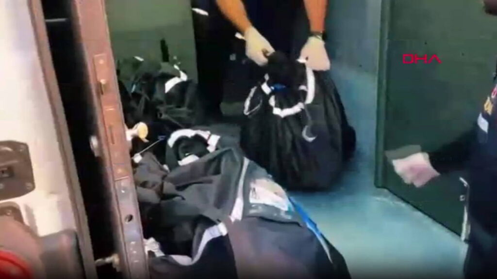 piyasa-degeri-590-milyon-lira-sirnakta-kacak-altin-ve-doviz-ele-gecirildi-HINlvCdu