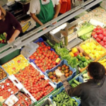 Artan Fiyatlar Pazarı Boş Gezdiriyor: Vatandaşın Alım Gücü Düşüyor