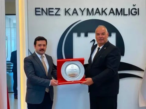 Enezde baskan gunencten kaymakam firata hayirli olsun ziyareti GIag59nw